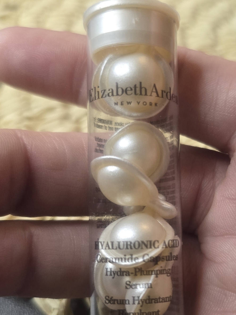 Elizabeth Arden Serums Hyaluronic Acid, Vitamin C, and Advanced Ceramide - Picture 3 of 7